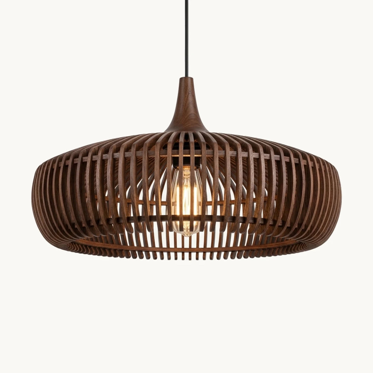 Suspension design en bois, lamelles cintrées teinte noyer, sur fond ivoire