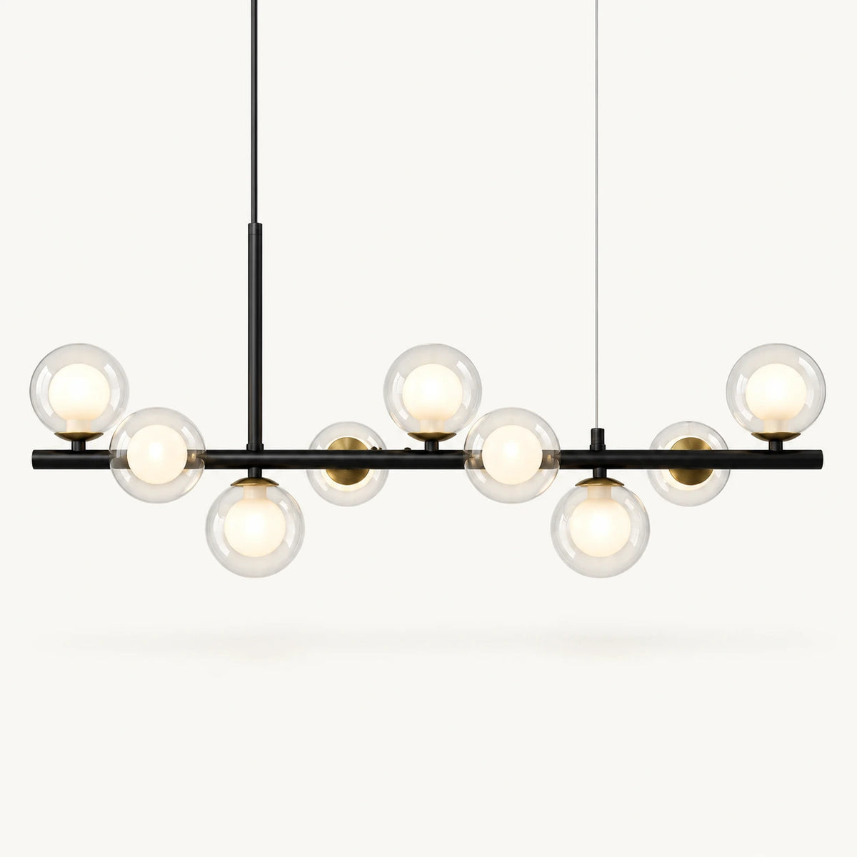 Globes doubles sur barre noir mat, une sphère opaline logée dans une sphère de verre clair