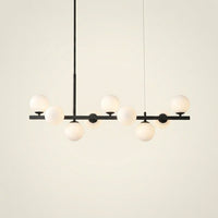 Suspension linéaire noir charbon à neuf globes de verre opalin, vue de face sur fond ivoire